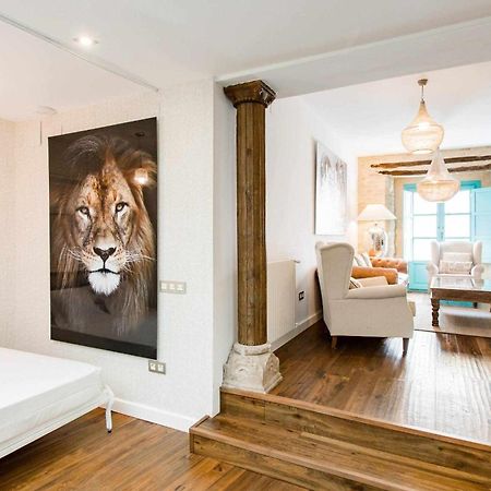 Revitalized Apartment In Historical Building Girona Exterior photo