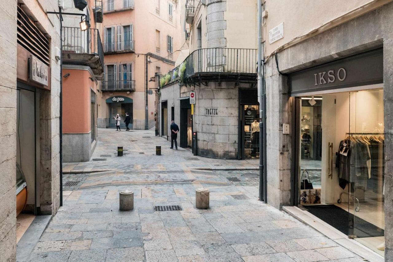 Revitalized Apartment In Historical Building Girona Exterior photo